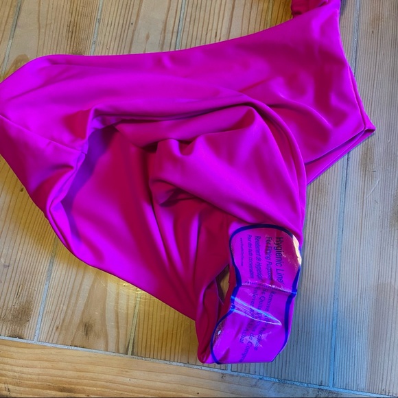 NWOT Lulus Sun Bound Fuchsia Cutout One-Shoulder One-Piece Swimsuit - Picture 6 of 12